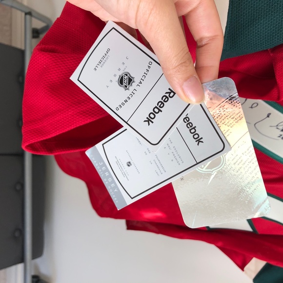 Signed Minnessota Wild Cal Clutterbuck Jersey - Picture 9 of 11